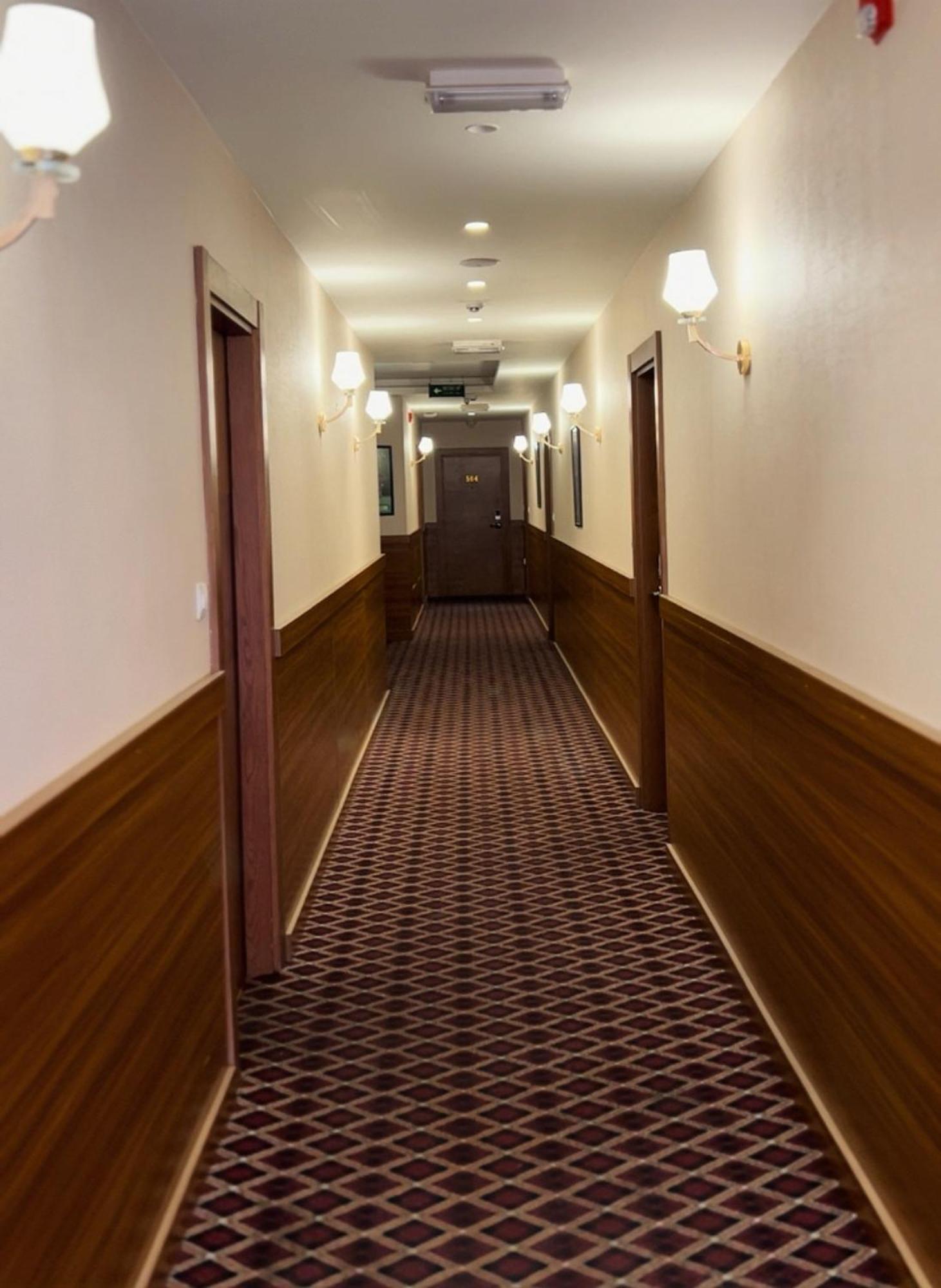 Hotel 7th Star Hotel&suites